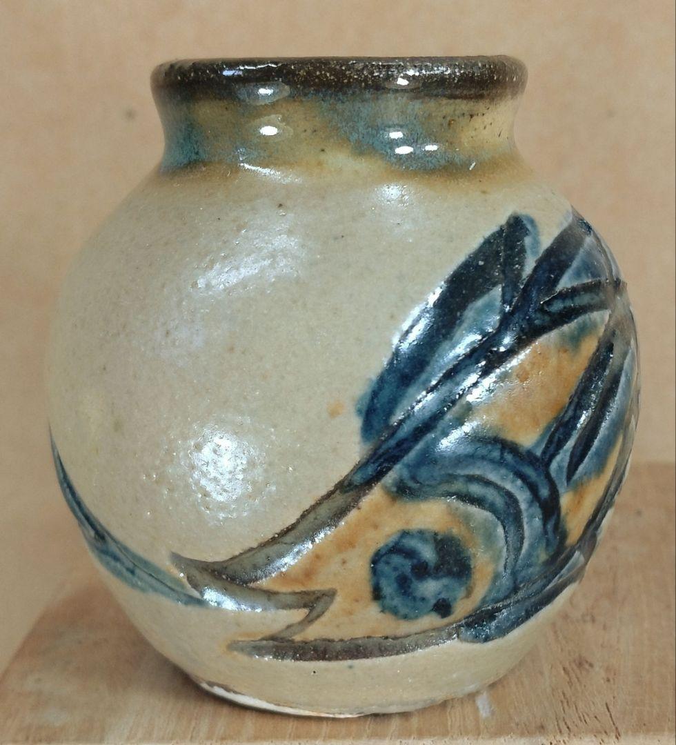 本物保証】金城次郎 小壷(笑魚,魚文)共箱 壷屋焼 人間国宝 美品 やちむん 栞