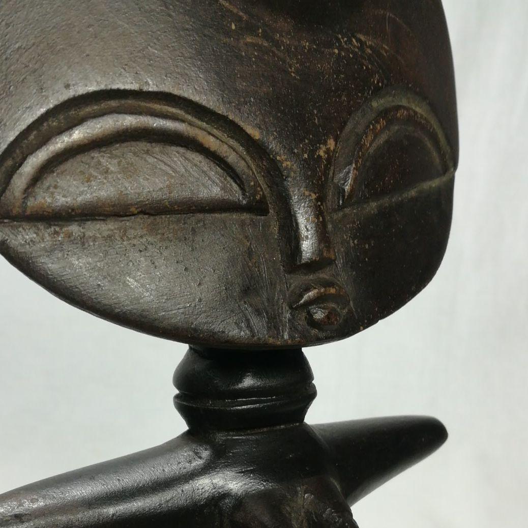 アフリカ　民族　プリミティブアート　木彫　置物　女性