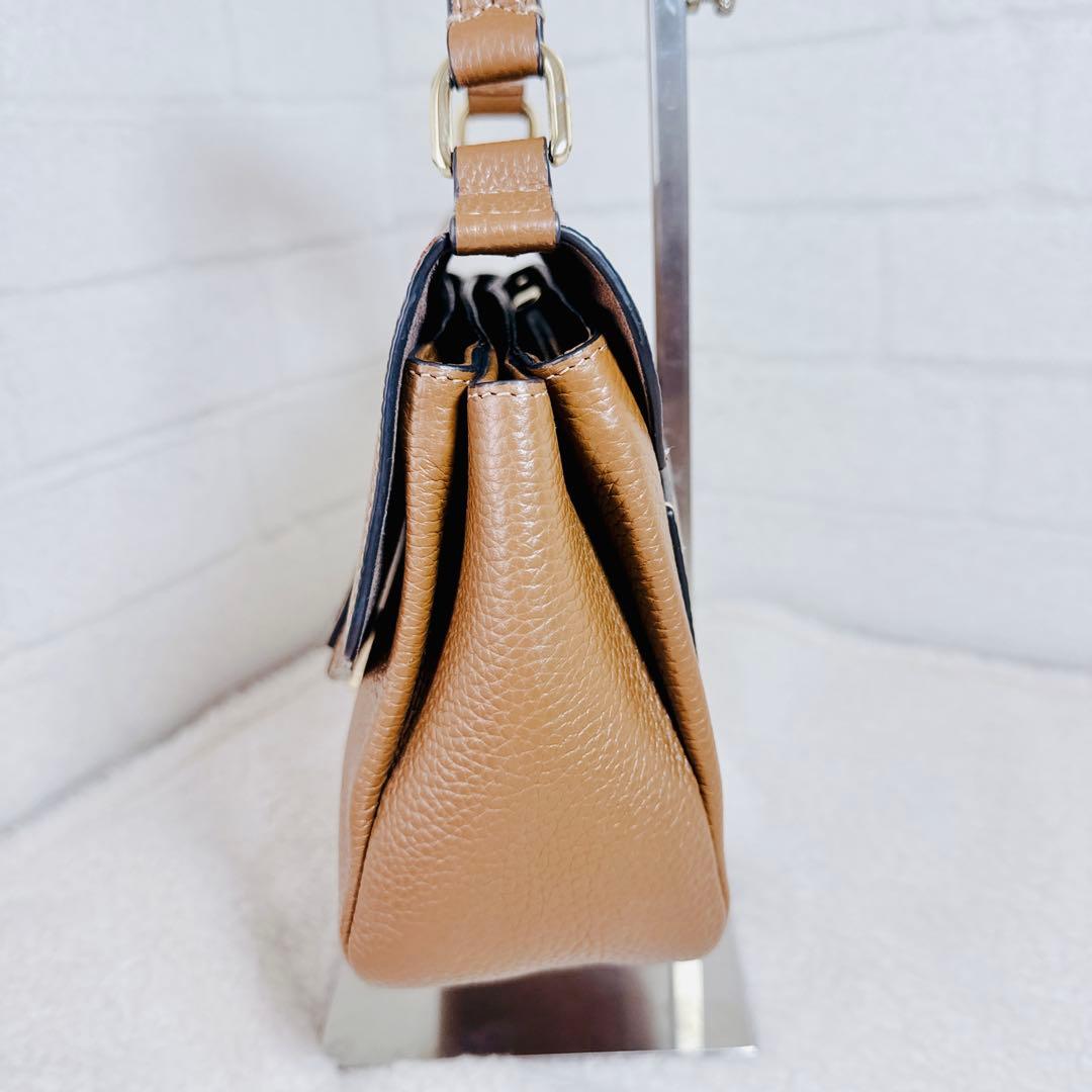 FURLA ダフネ トップハンドル ショルダー アーチロゴ 2way キャメル