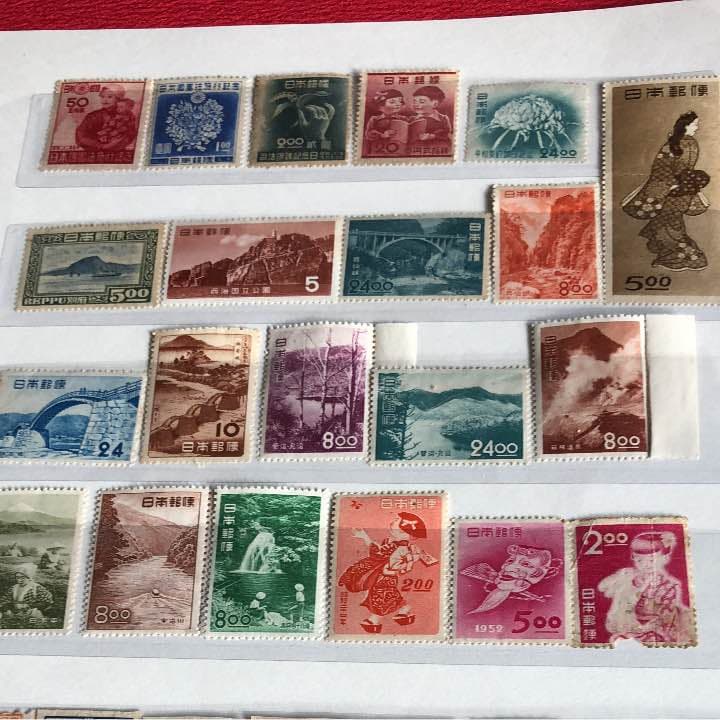 カタログ価格5万1240円！昭和20年から31年のプレミア切手だらけコレクション