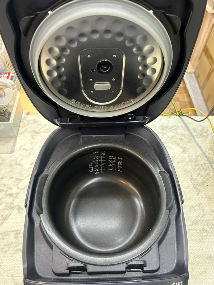 炊飯器 タイガー JPK-BK10 2022年 5.5合