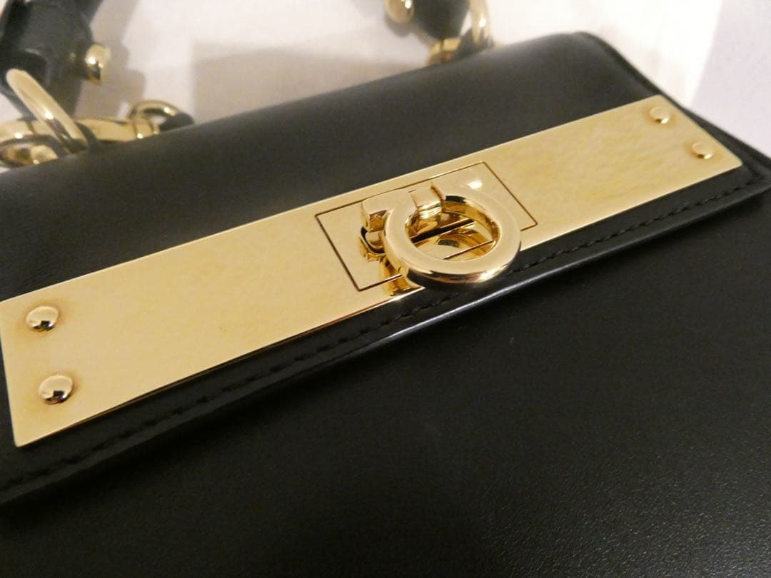 【週末限定価格】フェラガモ　2wayショルダーバッグ