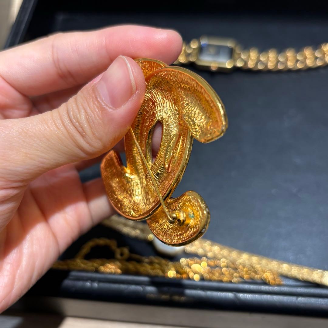 CHANEL シャネル マトラッセ　ココマーク ブローチ ゴールド メタル