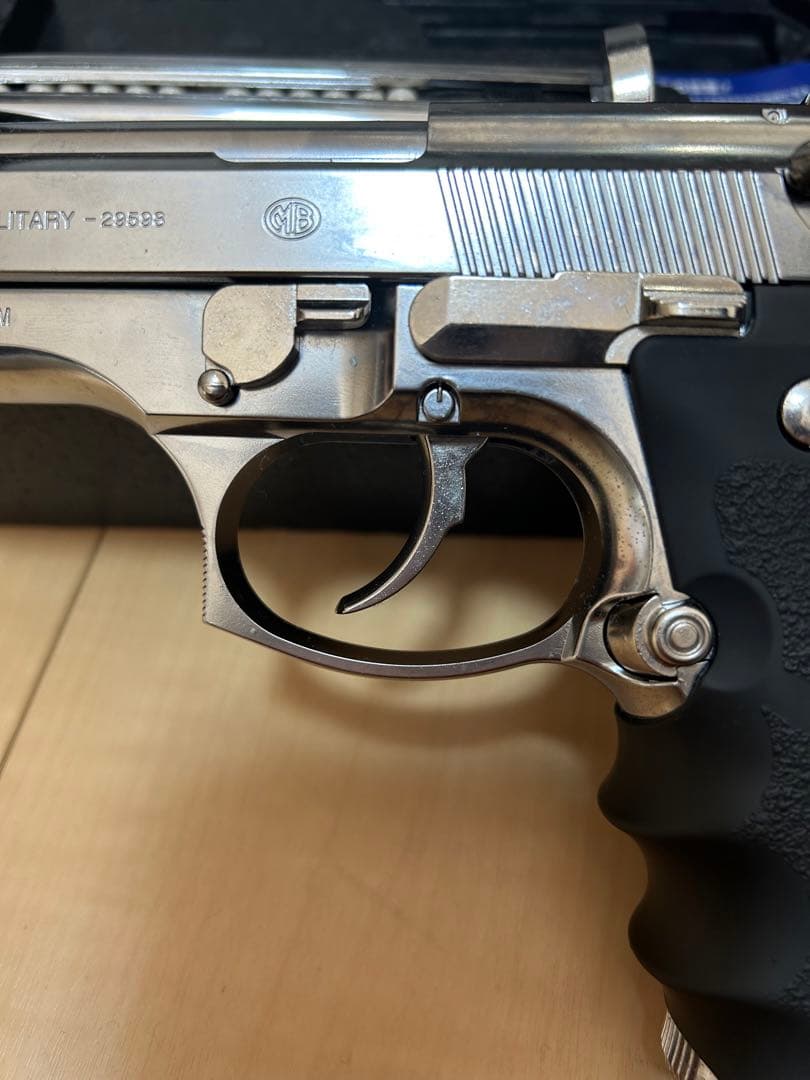 東京マルイ　m92fのステンレスモデル