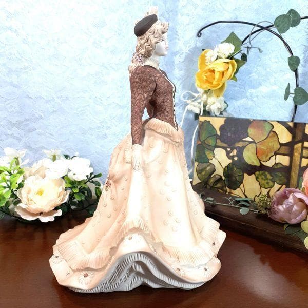 【希少】コールポート セピア色の貴婦人 エレガンス秋の散策  フィギリン人形