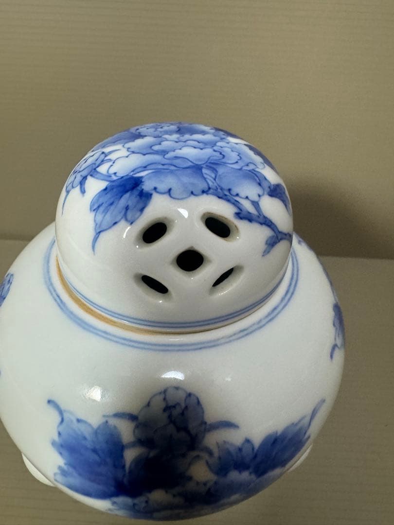 2156 平戸祐祥　染付花草　三足香炉