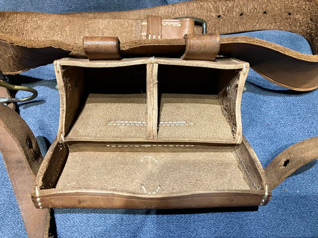 日本軍三十年式弾薬盒を原型とした 民生用オールレザー装備 ベルト付きヴィンテージ