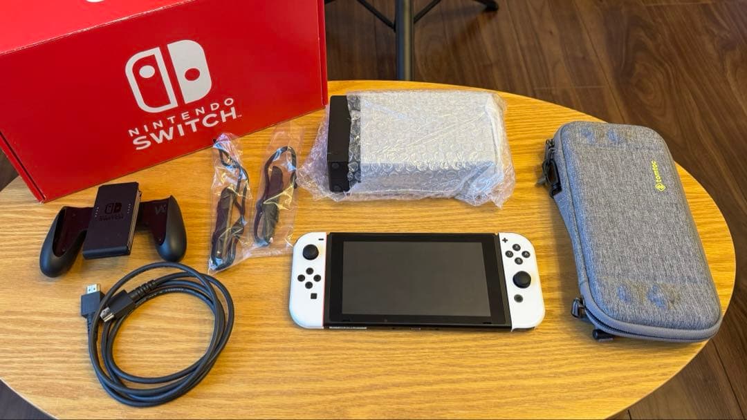 【付属品未使用】Nintendo Switch 本体 任天堂 バッテリー強化版