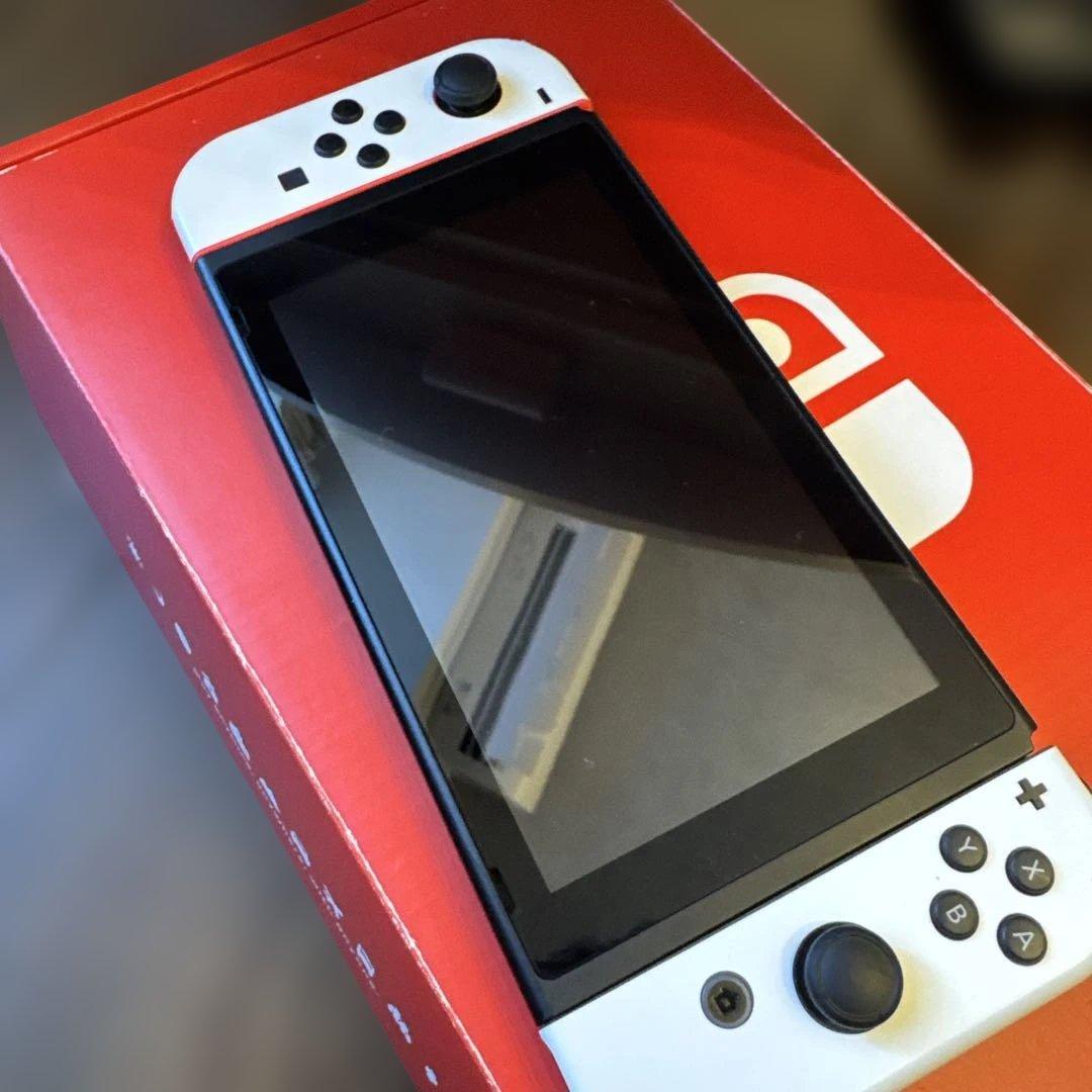 【付属品未使用】Nintendo Switch 本体 任天堂 バッテリー強化版