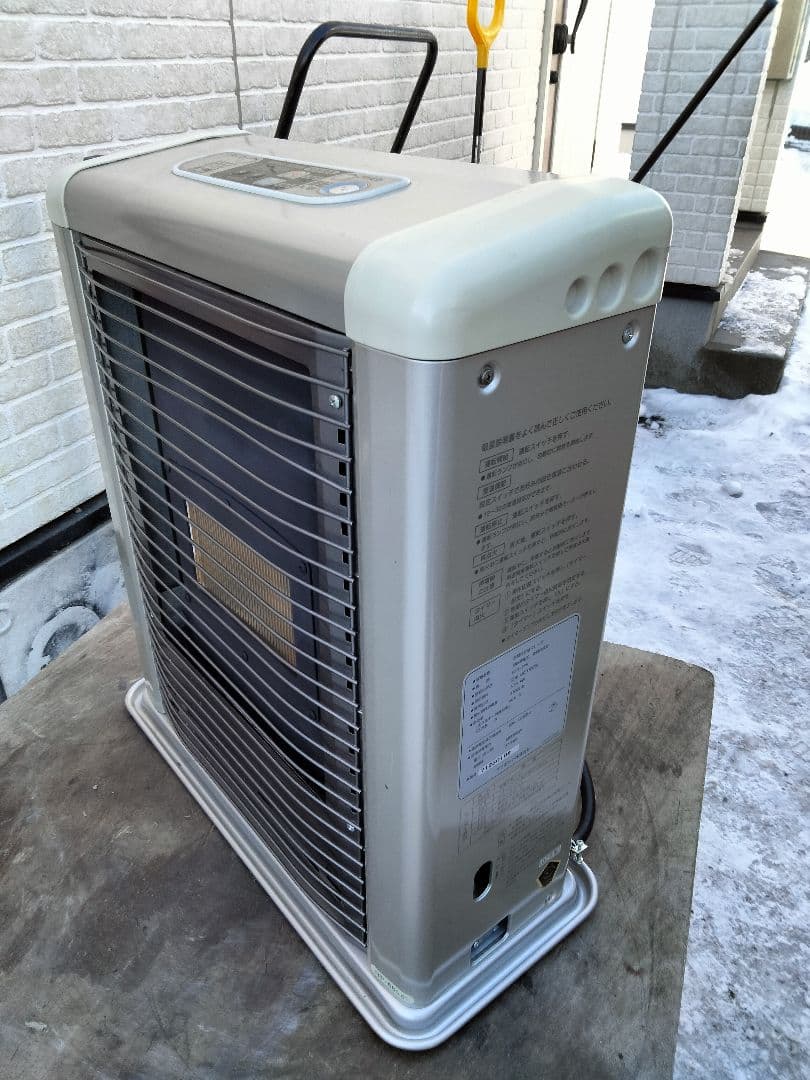 サンポットFF石油ストーブゼータス！品番「FFR‐56S」2007年式中古品