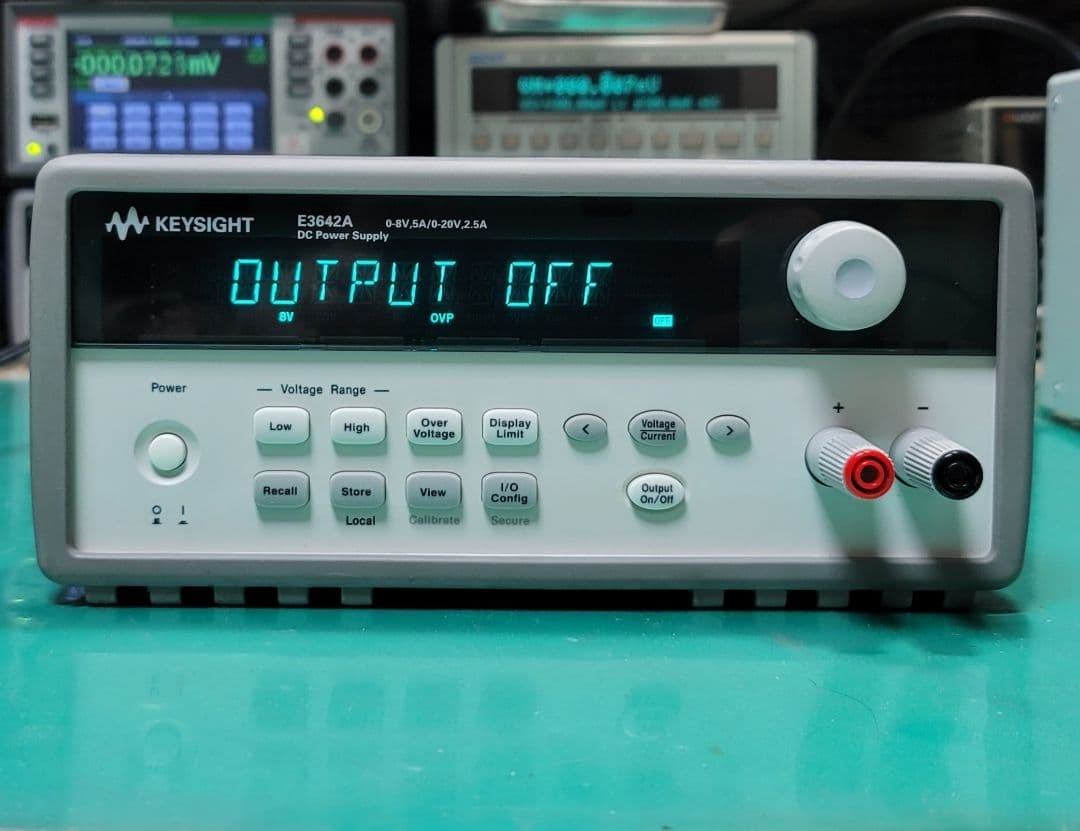 KEYSIGHT E3642A 0-8V 5A 0-20V 2.5A DC電源