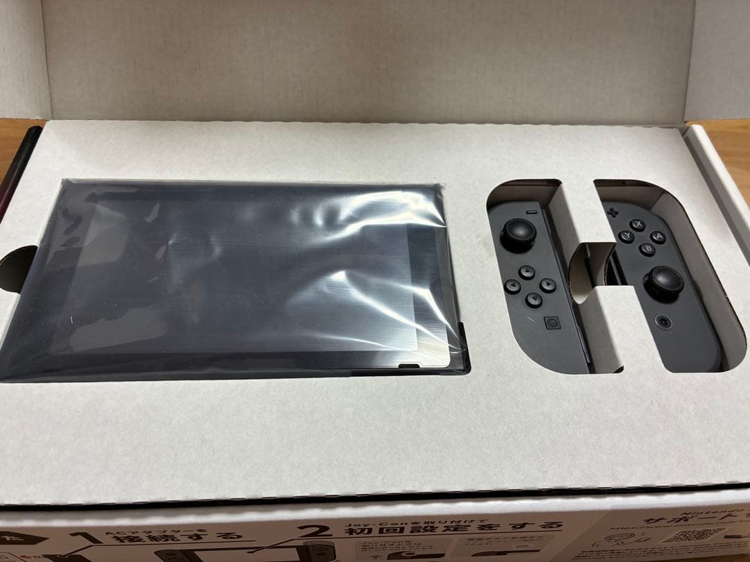 Nintendo Switch ブラック本体とJoy-Conセット