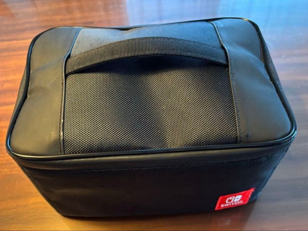 Nintendo Switch ブラック本体とJoy-Conセット