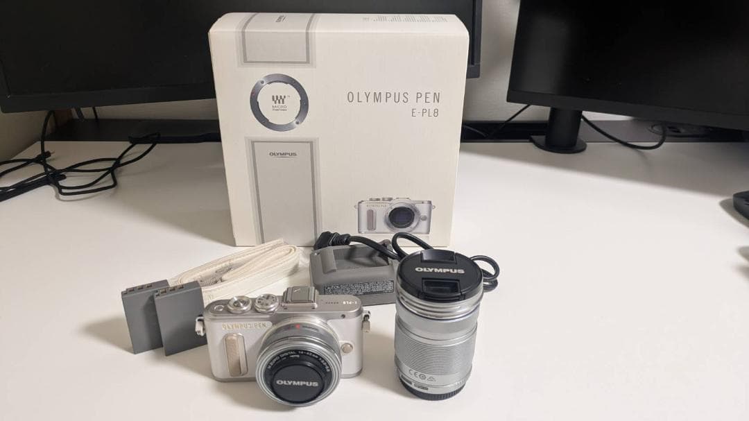 OLYMPUS PEN E-PL8 ホワイト　ダブルズーム