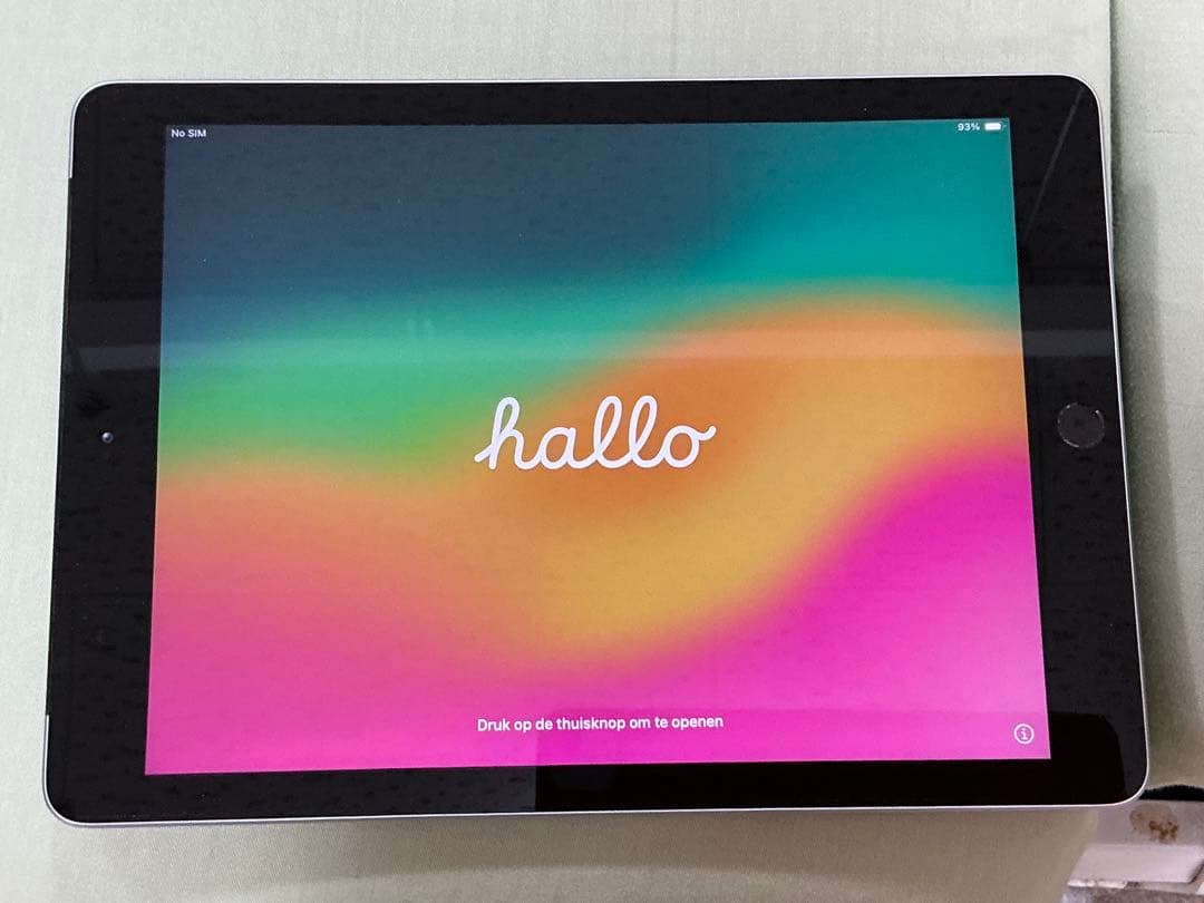 iPad 第6世代 Wi-Fi + Cellularモデル 128GB