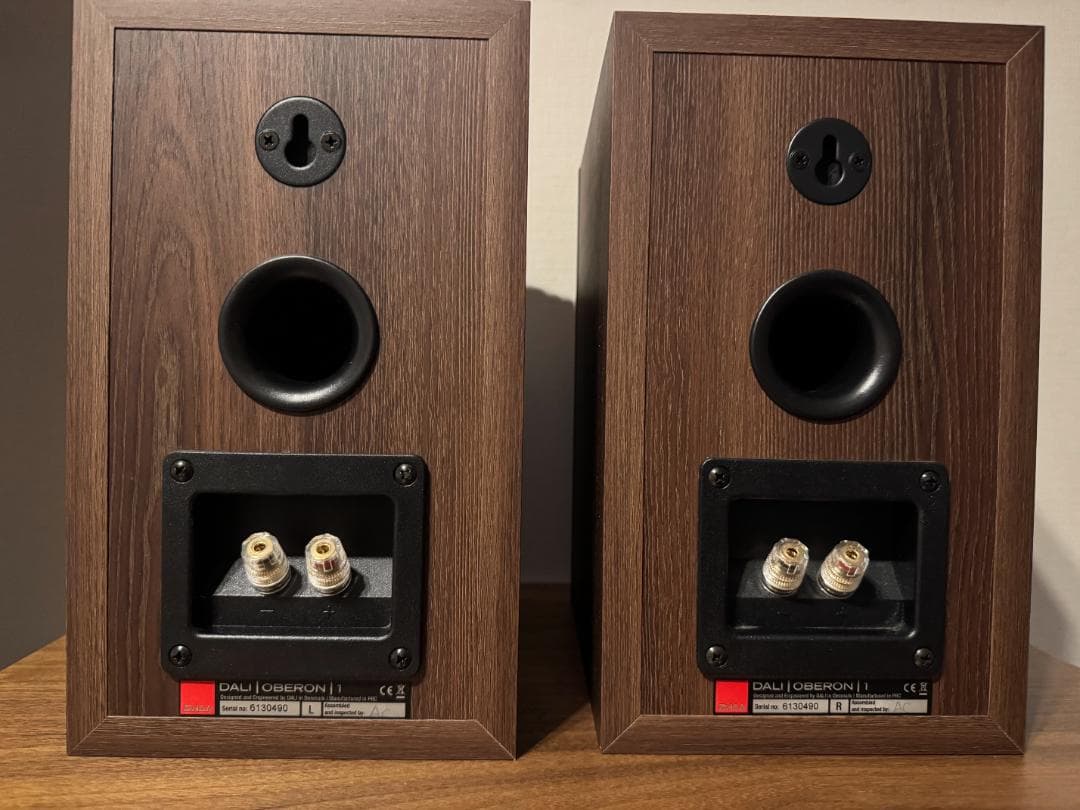 【元箱発送】 DALI OBERON1 DW