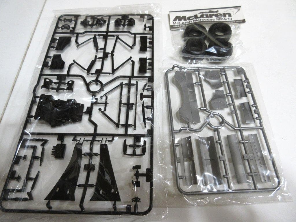 レアパーツ付き！ マクラーレンMP4-12&13 テスト仕様＆日本GP仕様！
