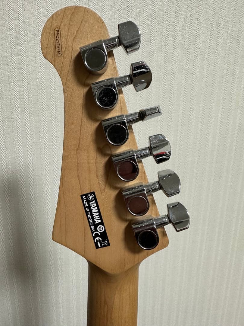 ギター Yamaha PACIFICA 212VFM