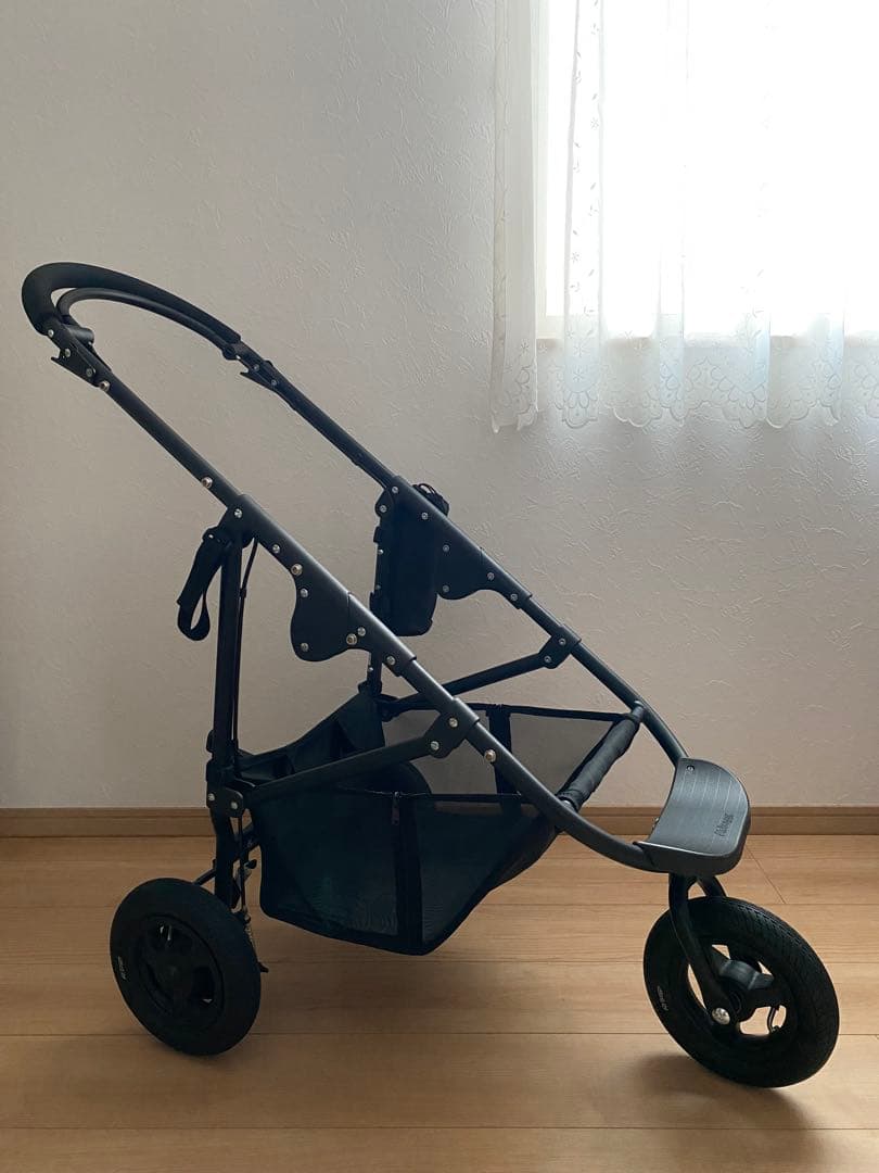 【極美品】エアバギー AIRBUGGY フレームのみ ブラック 黒 ペットカート