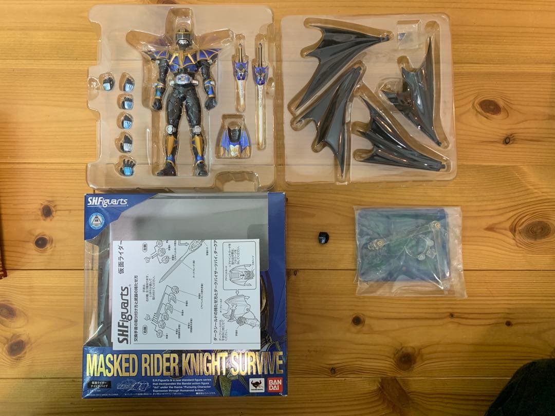 S.H.Figuarts 仮面ライダー　龍騎　ナイト　サバイブ　　オーディン