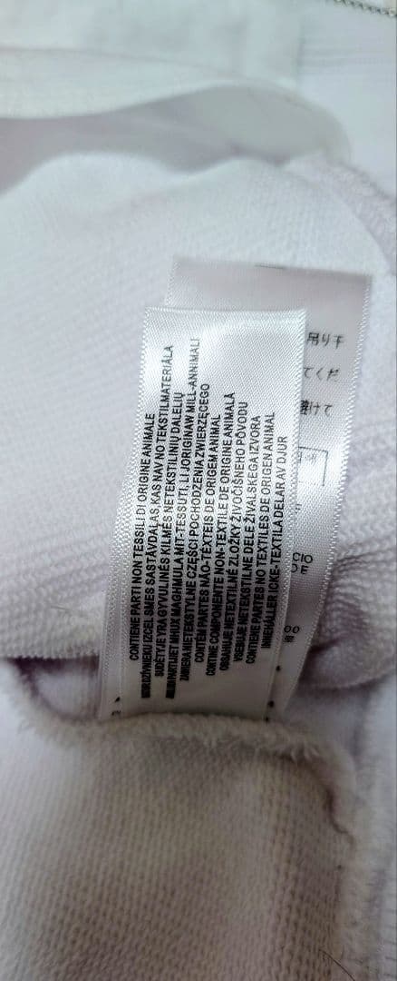 ★新品★ Burberry ハート刺繍 パーカー ホワイト