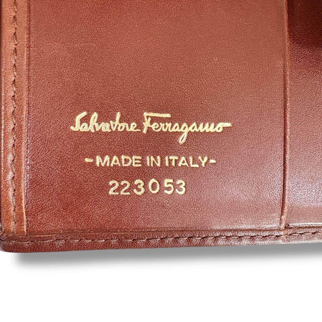 極美品✨Salvatore Ferragamo ヴァラリボン 2つ折り財布 茶