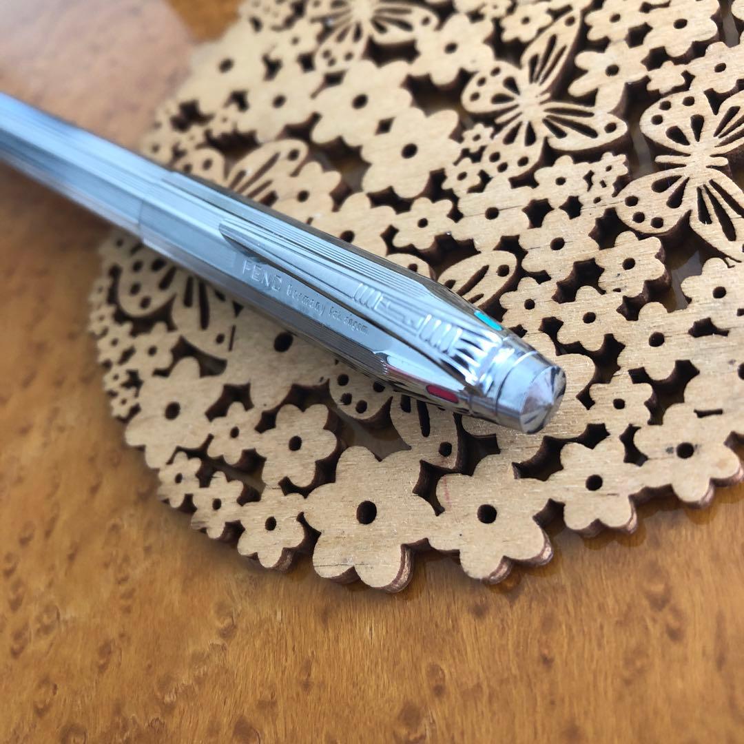 FEND 3色ボールペン　シルバー