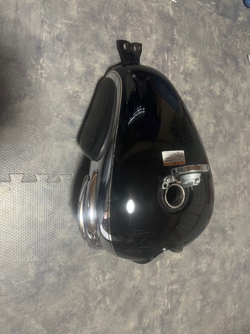 w650 純正タンク