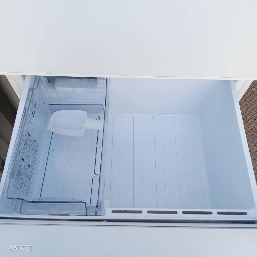 942送料設置無料　アクア　大型冷蔵庫　自動製氷機能付き　238L 人気モデル