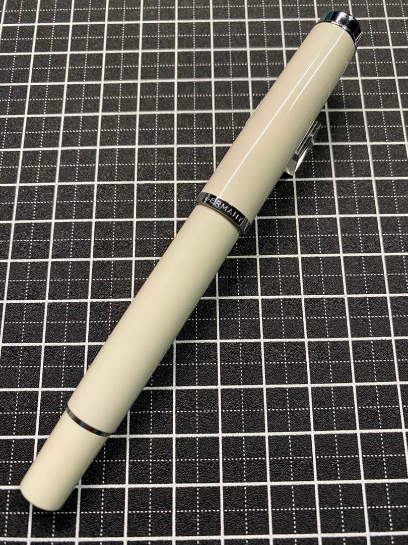 PELIKAN CLASSIC M205 WHITE 万年筆　字幅F