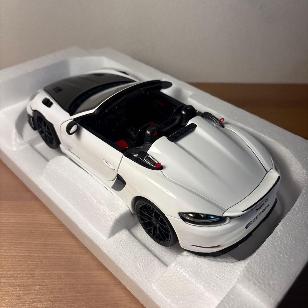 ノレブ ポルシェ　718 スパイダー RS 1/18 ミニカー ホワイト