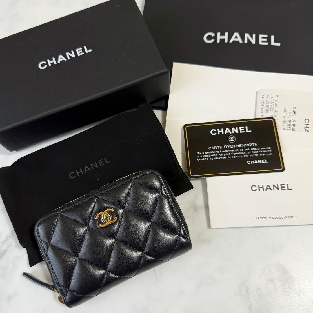 【美品】 CHANEL 入手困難 クラシックジップパース ラムスキン