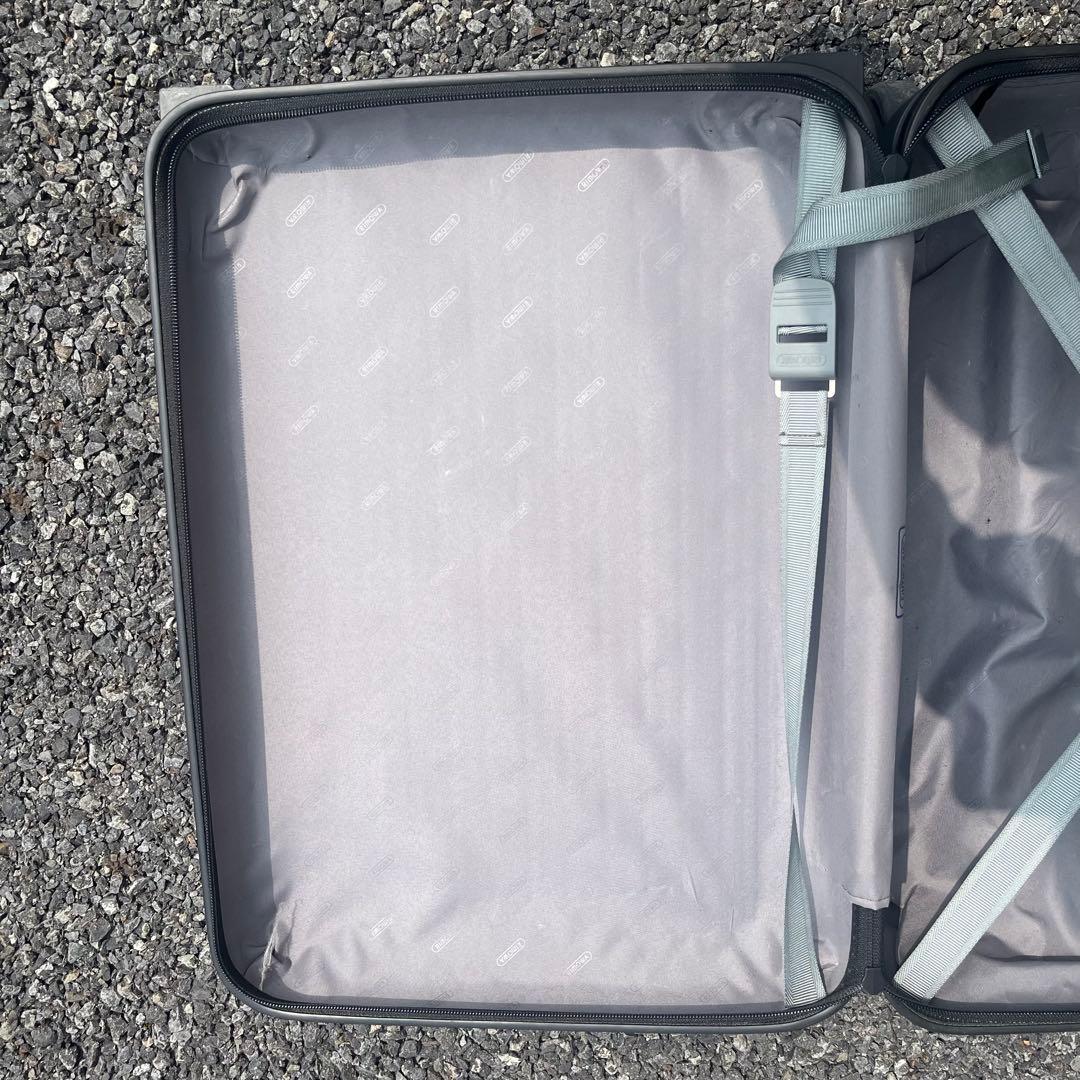 リモワ　サルサ　キャリーケース　３３L　機内持ち込み可　ブラック　85152