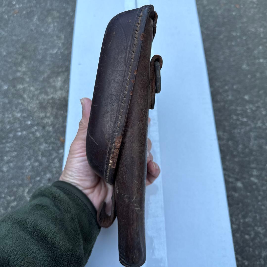 レザー製ホルスター 南部十四年式拳銃用の拳銃嚢