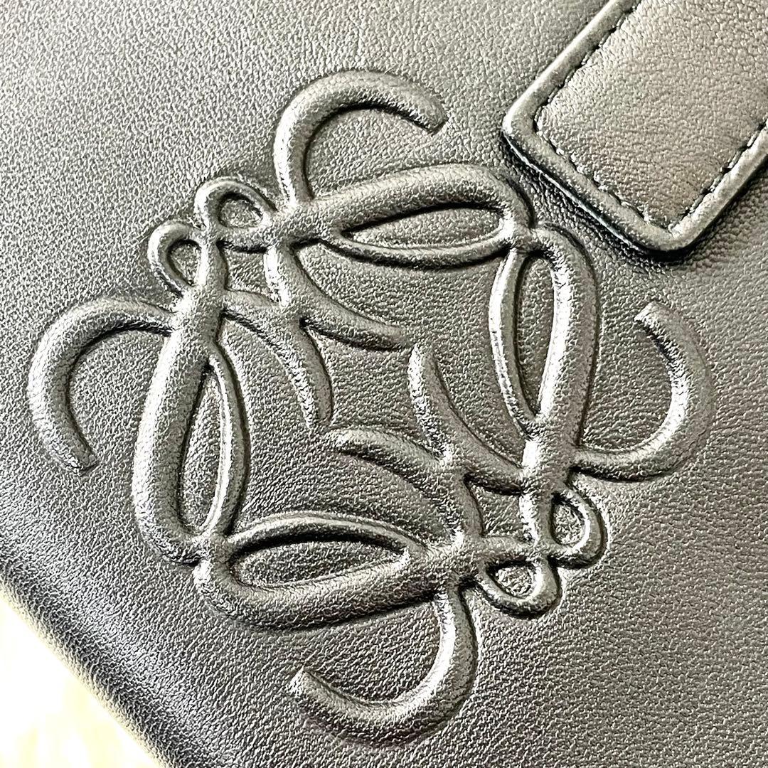 ロエベ　LOEWE 長財布　折り財布　シープスキンレザー　ブラック　黒