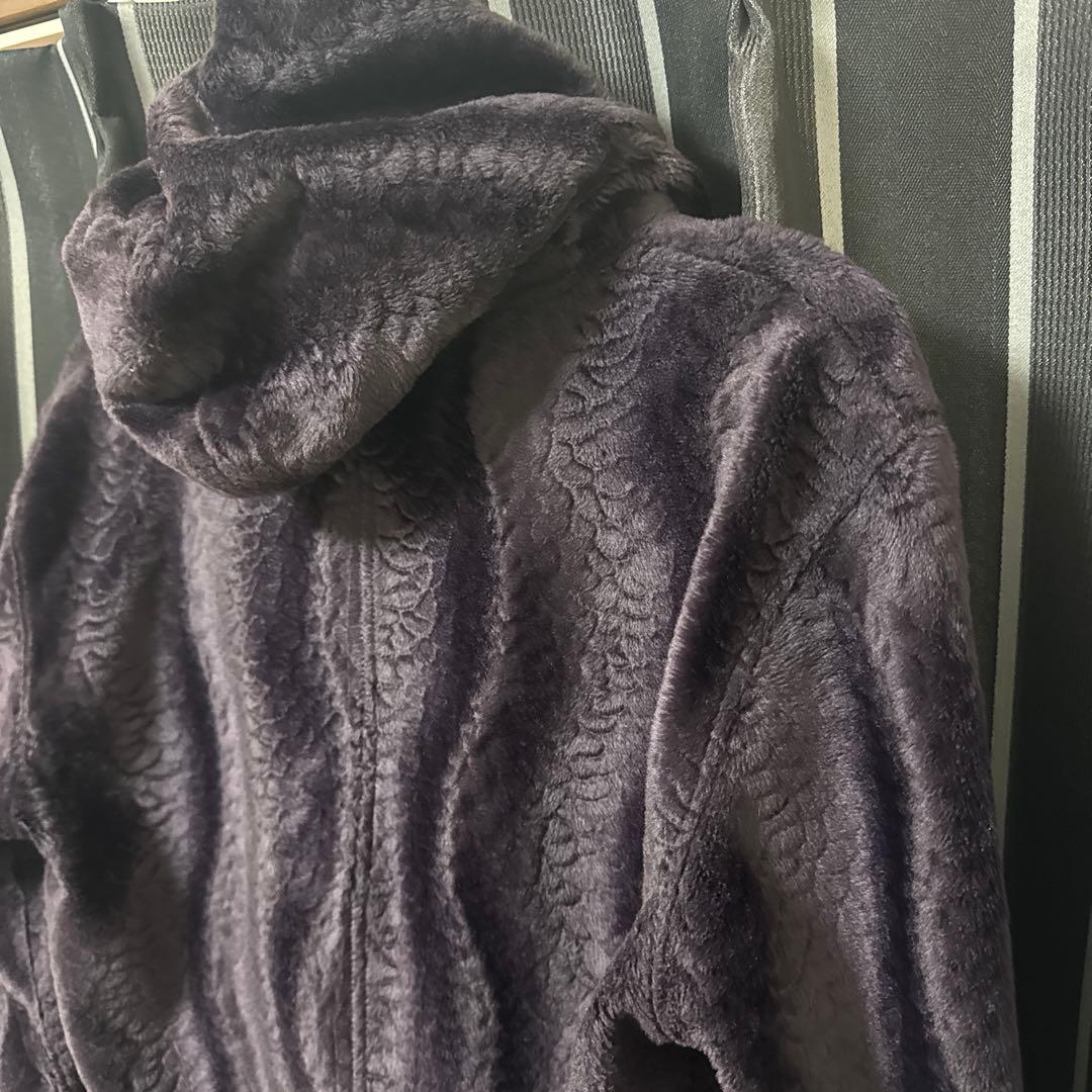 トルネードマート　デフォルメパイソンエンボスパーカー