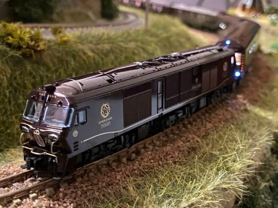 KATO 10-1519 クルーズトレイン「ななつ星 in 九州」8両セット