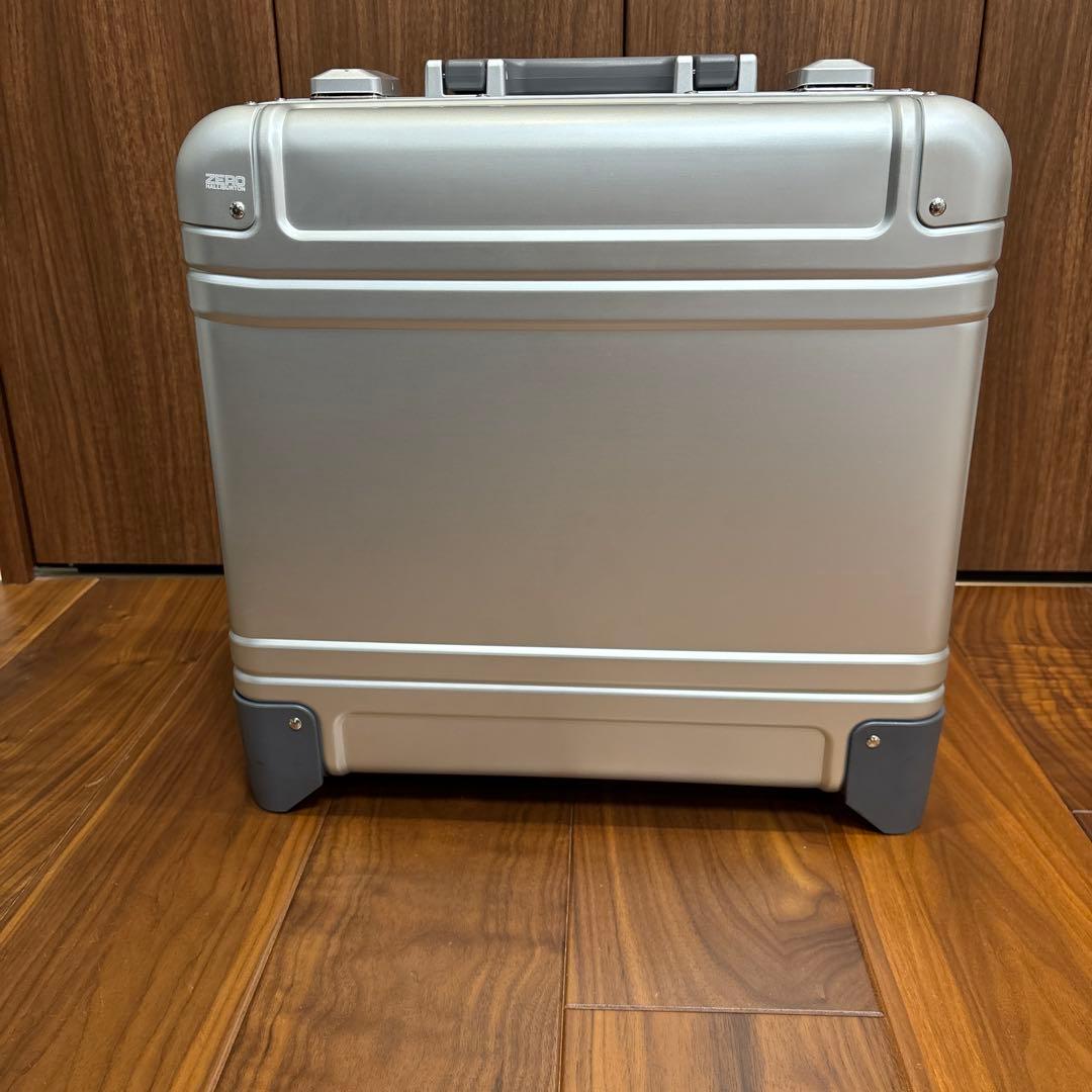 ゼロハリバートン　Two-Wheel Business Case 29L