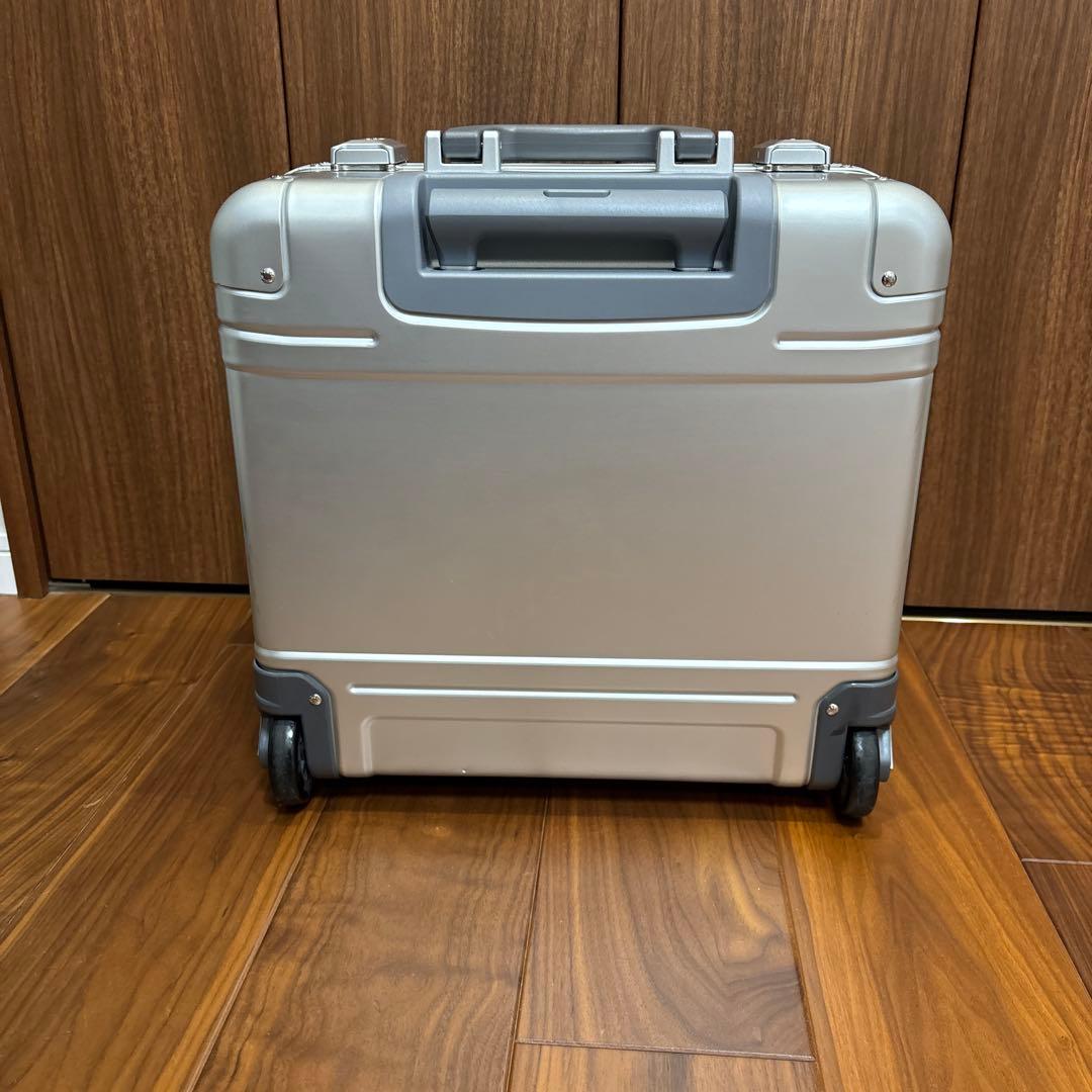 ゼロハリバートン　Two-Wheel Business Case 29L