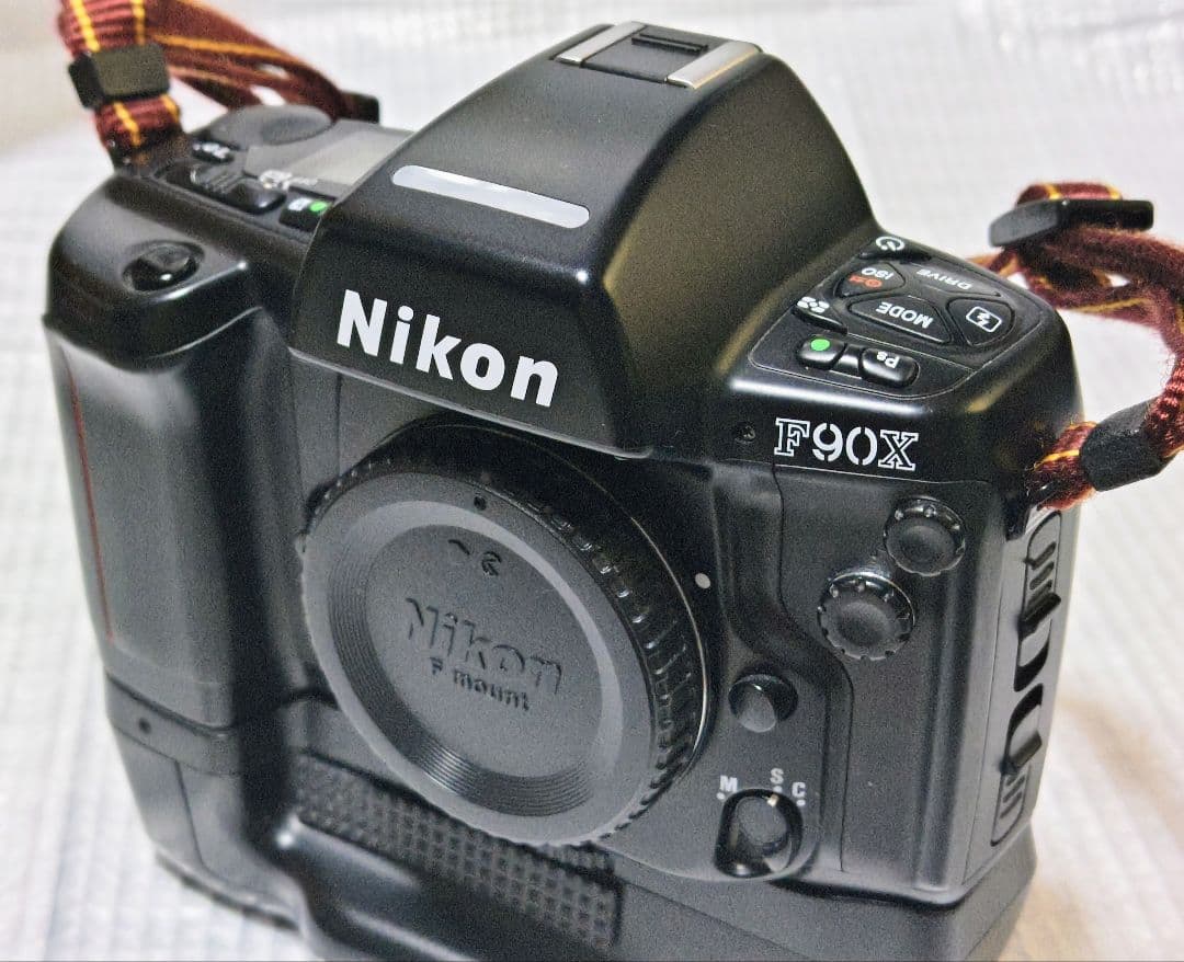 お買得 ニコン F90 X とアクセサリーいろいろ