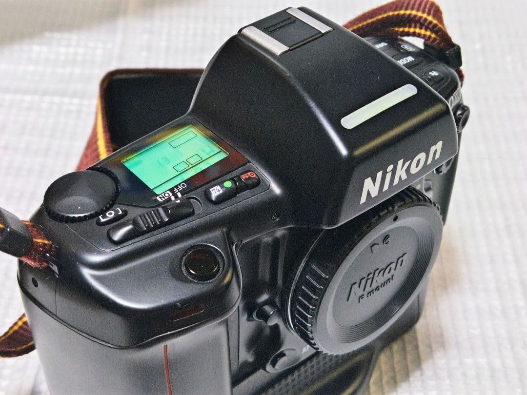 お買得 ニコン F90 X とアクセサリーいろいろ