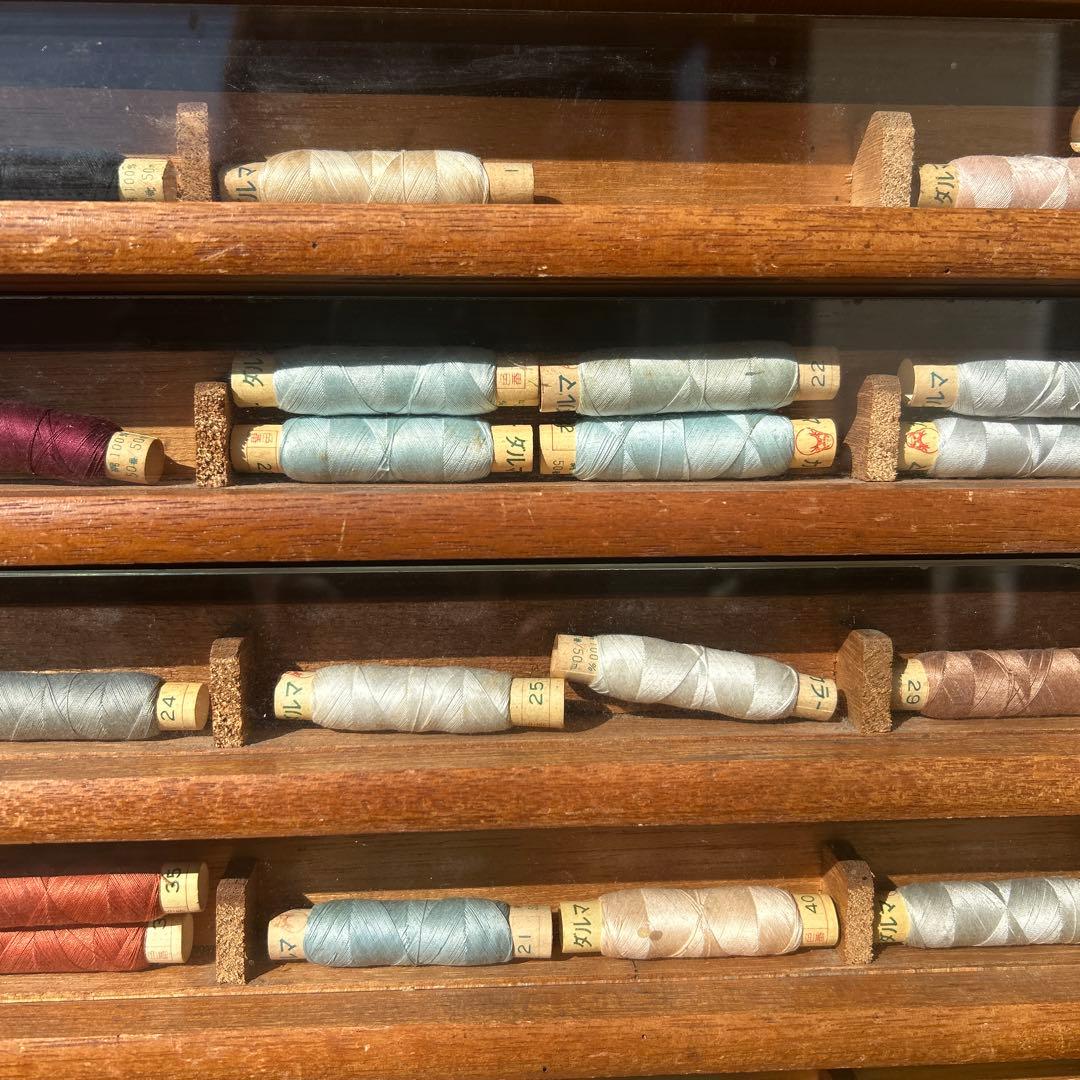 ダルマ印　糸　カラー　棚　アンティーク　レトロ　収納