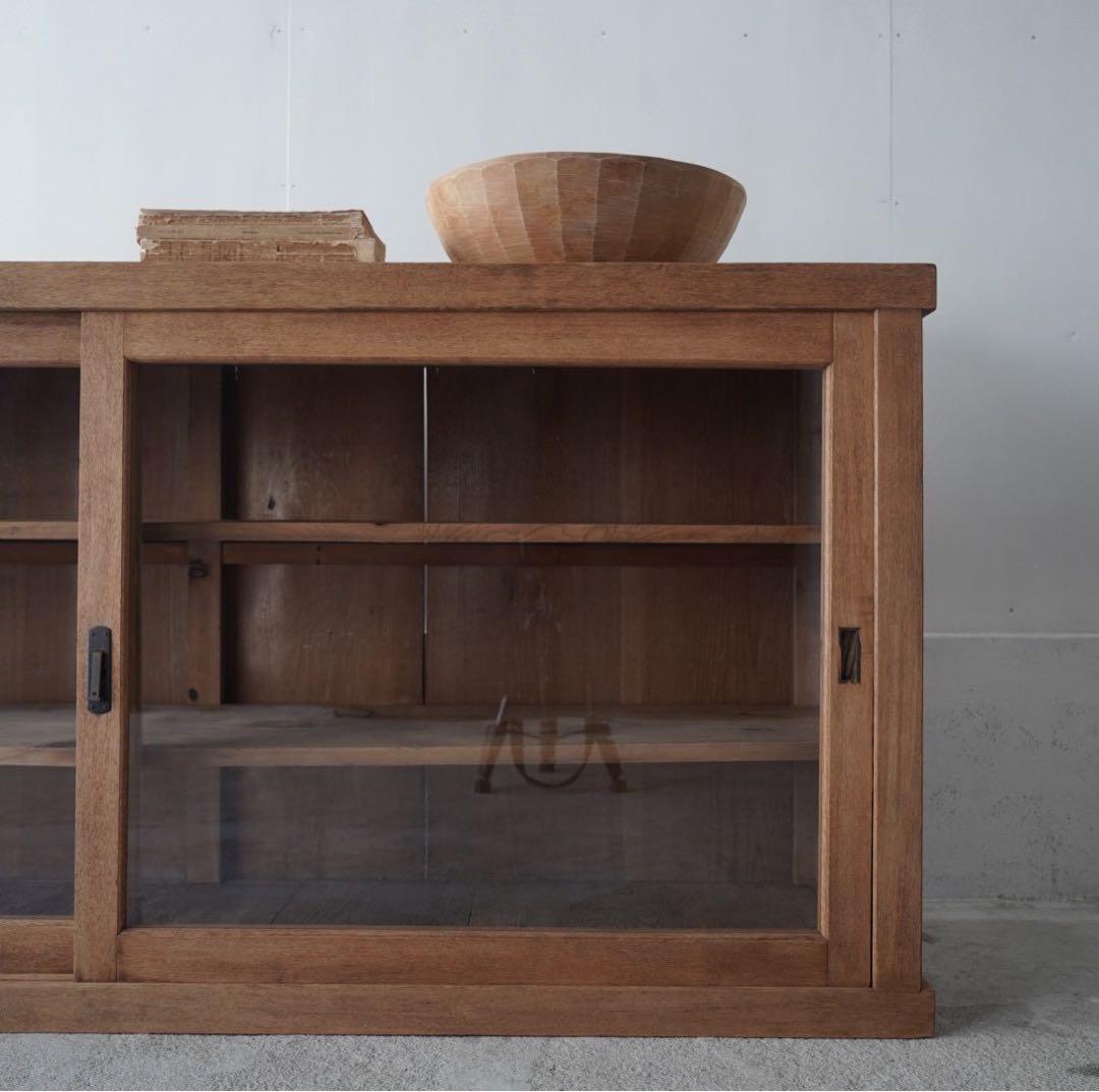 カウンターガラスケース