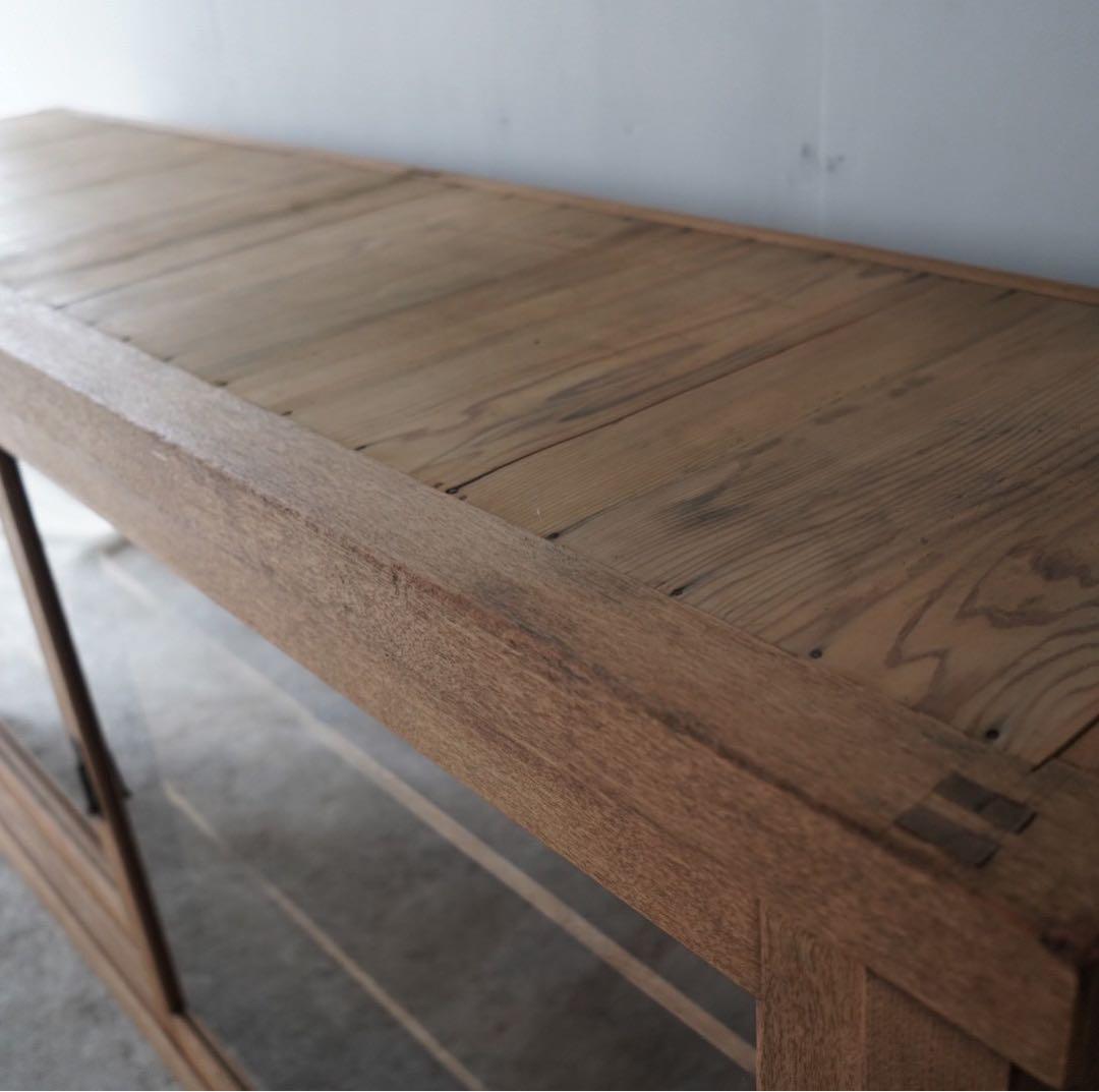 カウンターガラスケース