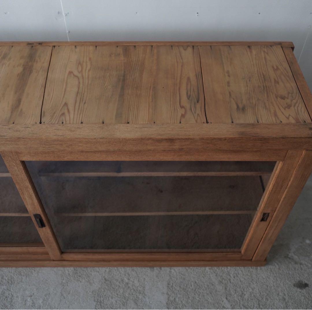 カウンターガラスケース