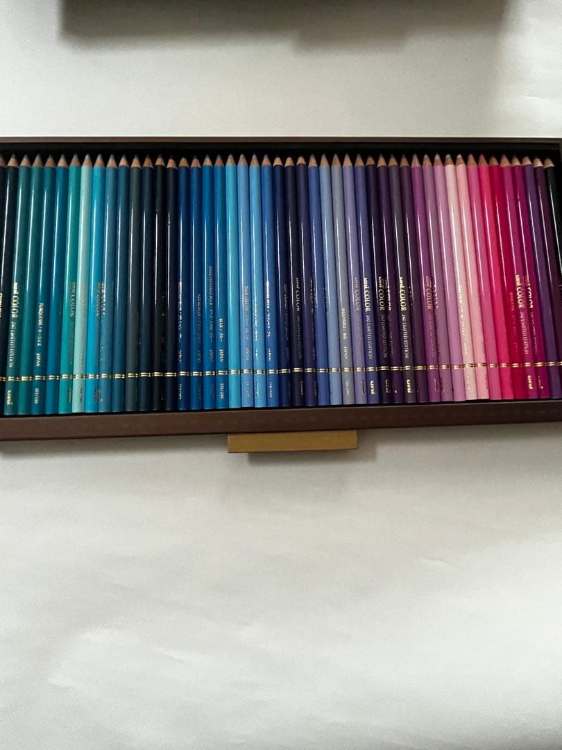 三菱鉛筆ユニカラー240色セットリミテッドエディション限定生産品