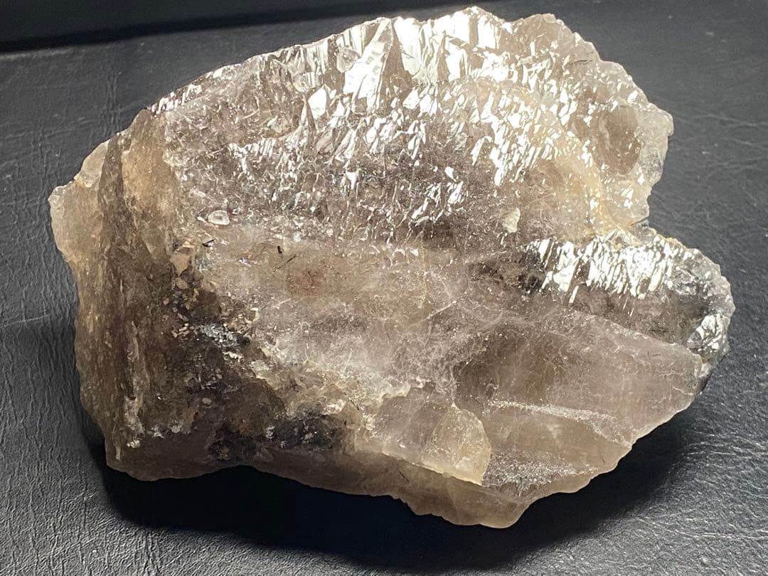 ザギ水晶　ザギマウンテンクォーツ　935g