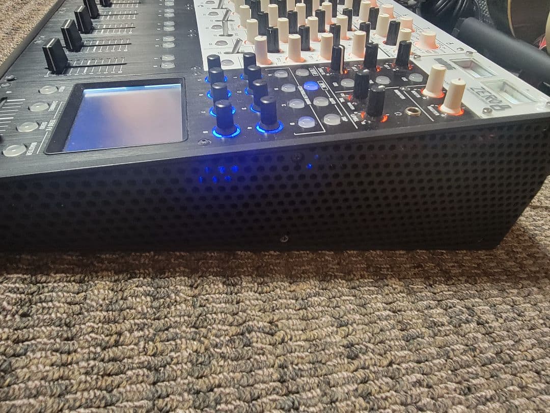 KORG ZERO8　デジタルミキサー