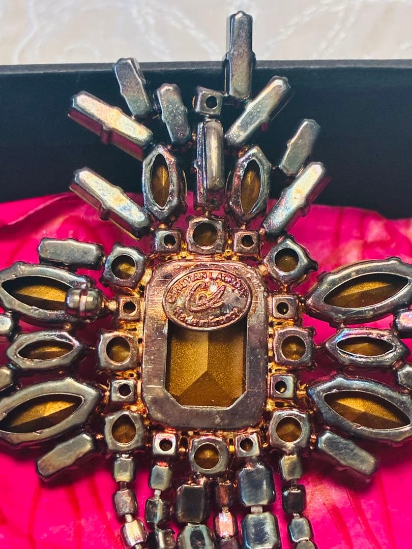 Christian Lacroix ヴィンテージブローチ