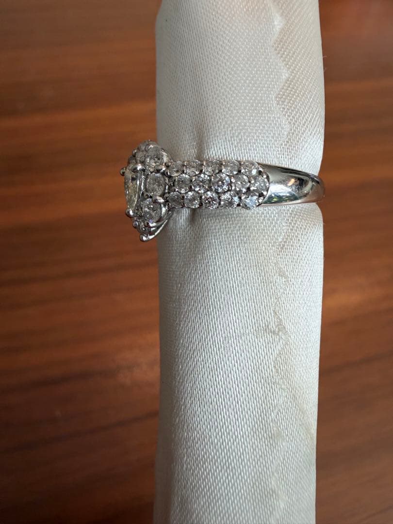 ベリテ　ダイヤ 1.00ct pt900リング